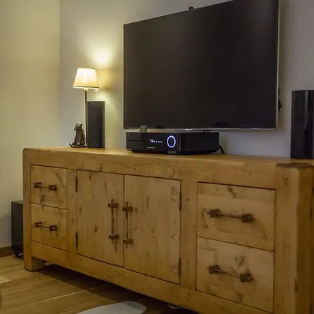 Montagne Apartment *